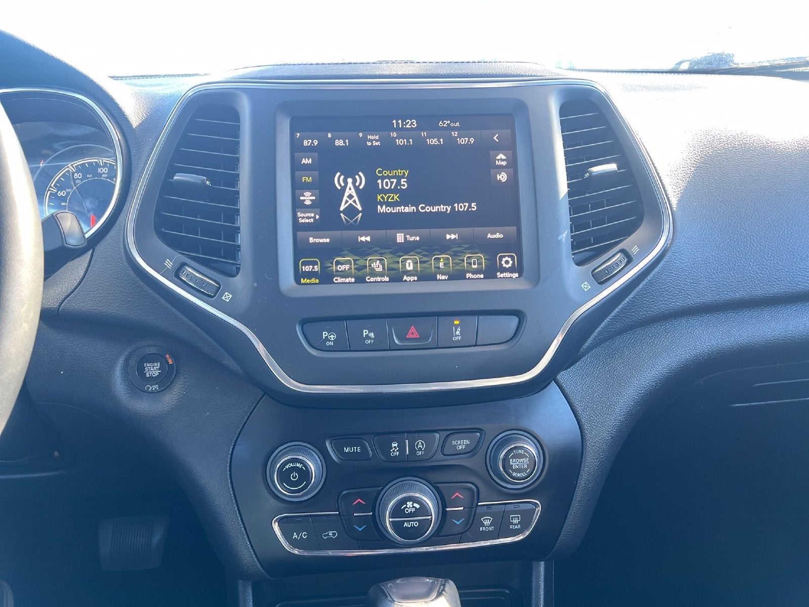 2023 Jeep Cherokee Altitude Lux