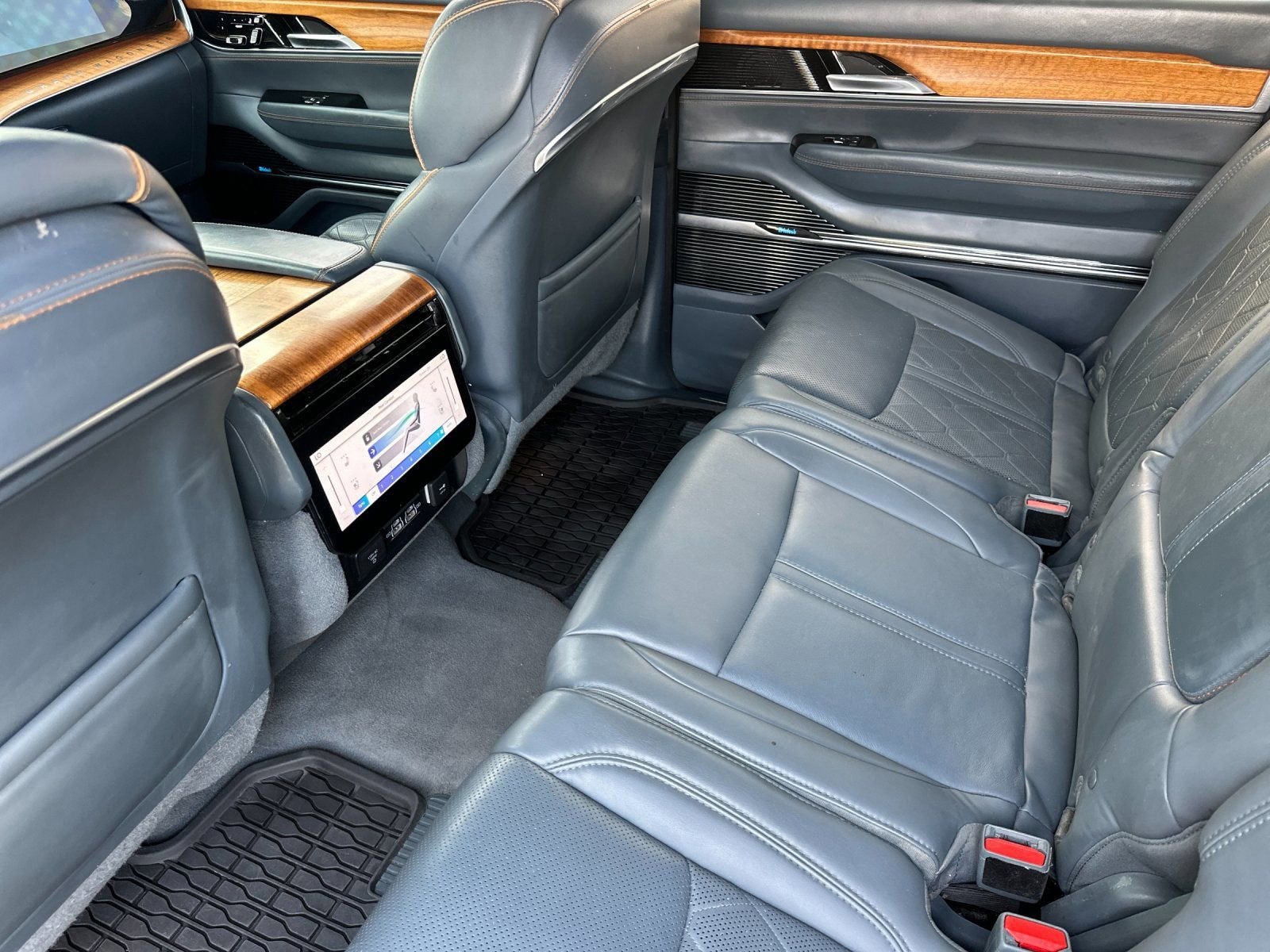 2022 Jeep Grand Wagoneer Series III
