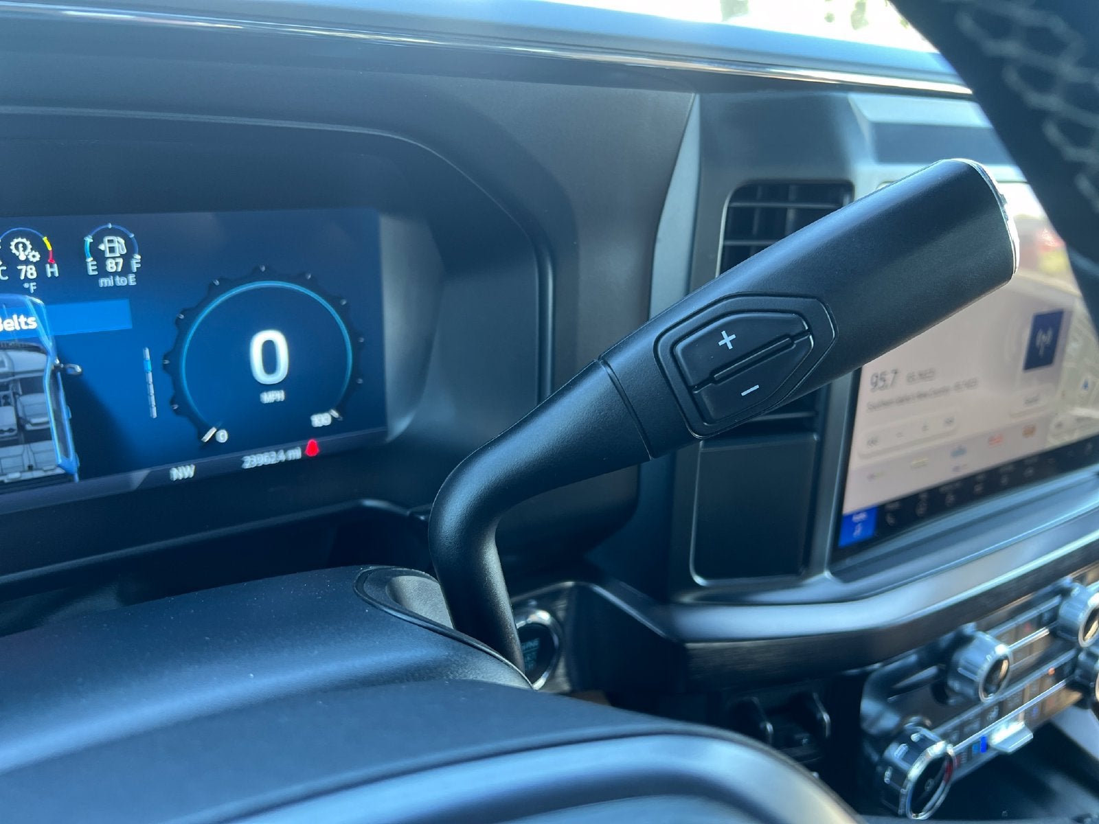 2025 Ford Super Duty F-350 SRW Lariat