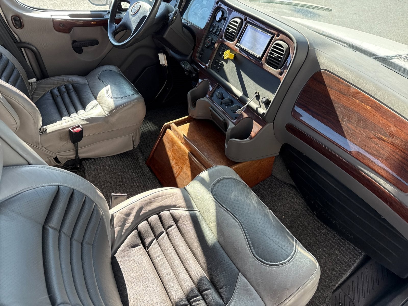 2007 Freightliner M-2 Base