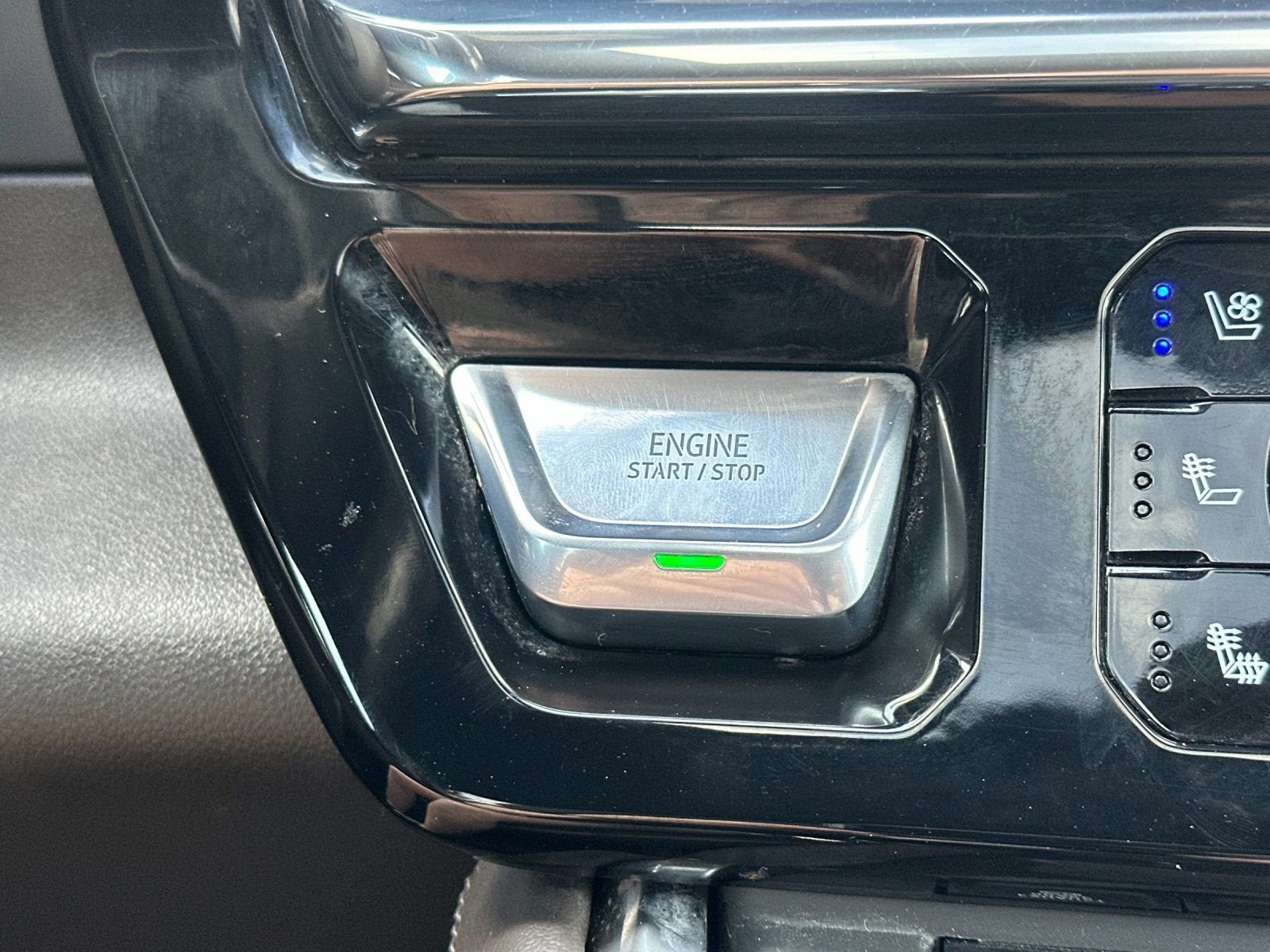 2025 GMC Sierra 3500 HD Denali