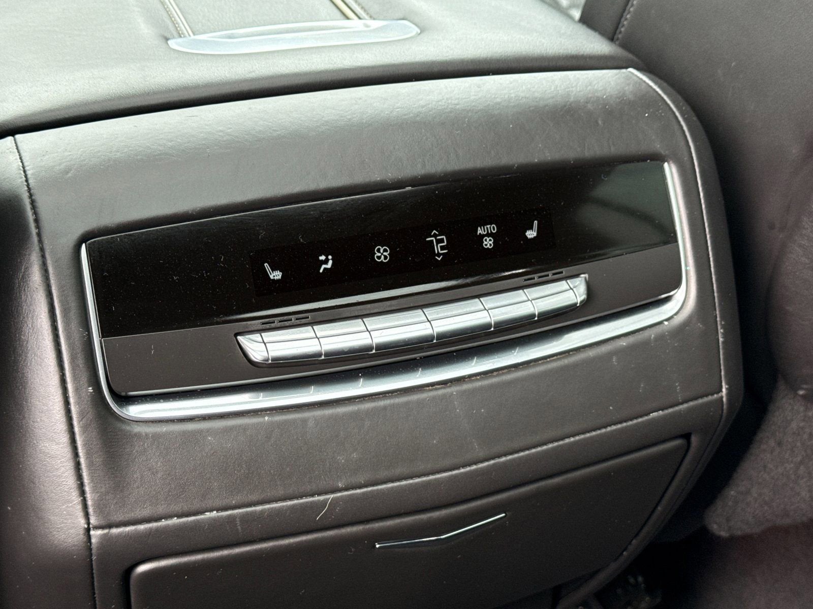 2022 Cadillac Escalade ESV Sport Platinum