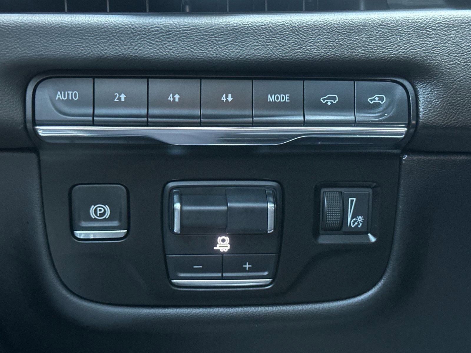 2025 Cadillac Escalade Sport