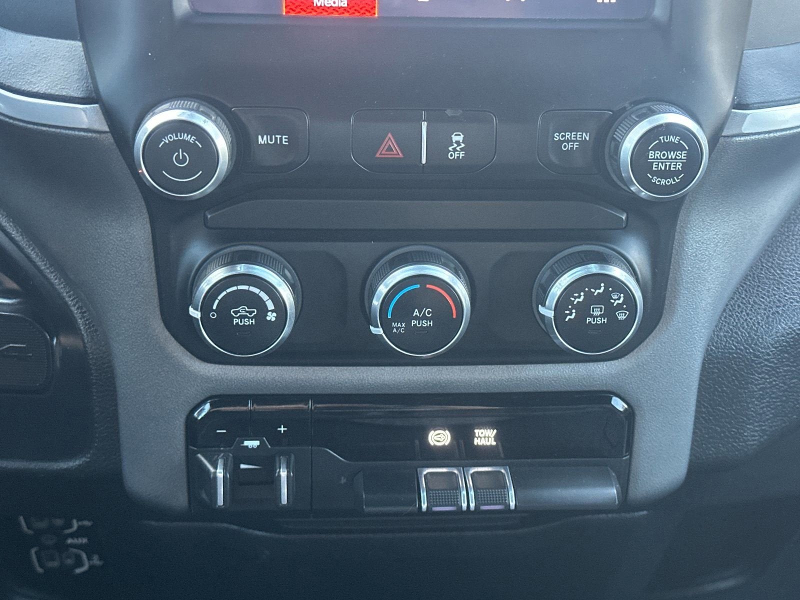 2022 RAM 2500 BIG HORN Base