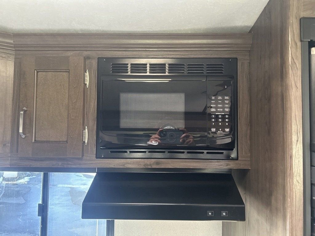 2020 KEYSTONE TRAVEL TRAILER Base