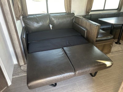 2020 KEYSTONE TRAVEL TRAILER Base