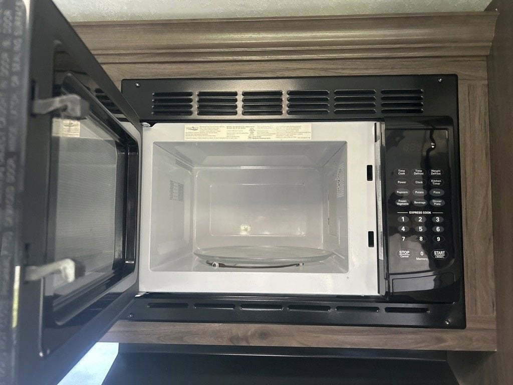 2020 KEYSTONE TRAVEL TRAILER Base