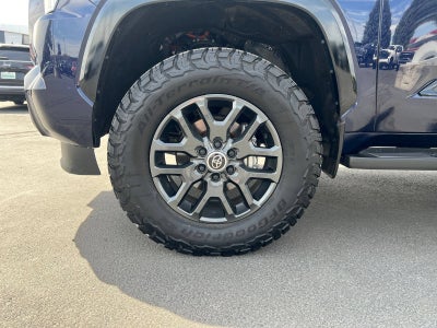 2024 Toyota Sequoia SR5
