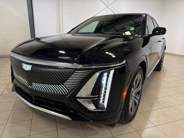 2024 Cadillac LYRIQ Luxury 1