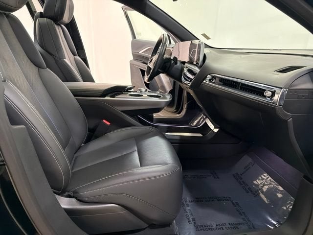 2024 Cadillac LYRIQ Luxury 1