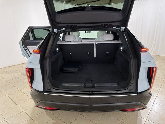 2024 Cadillac LYRIQ Luxury 1