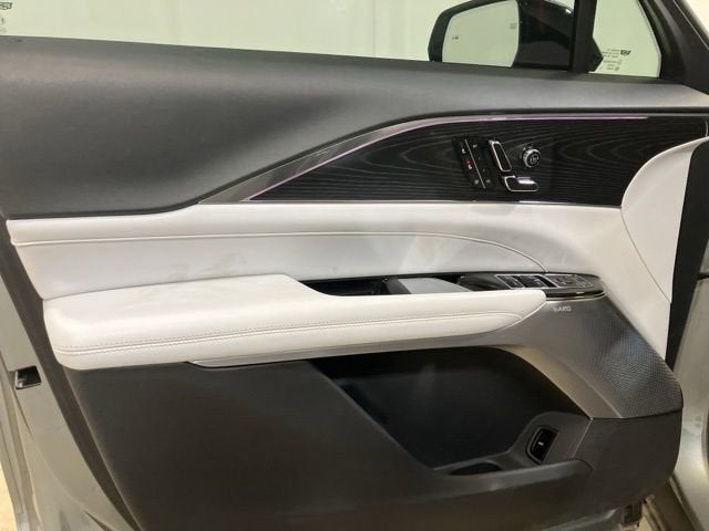 2024 Cadillac LYRIQ Sport 2