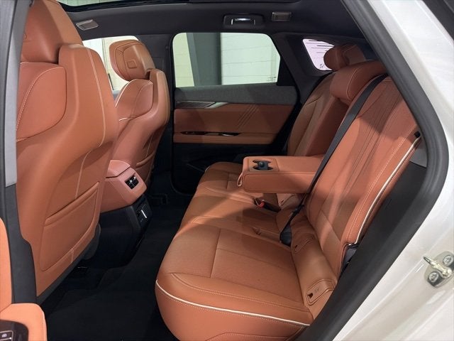 2025 Cadillac OPTIQ Luxury 2