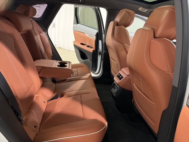 2025 Cadillac OPTIQ Luxury 2