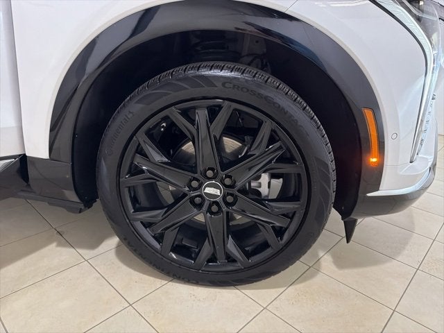 2025 Cadillac OPTIQ Luxury 2