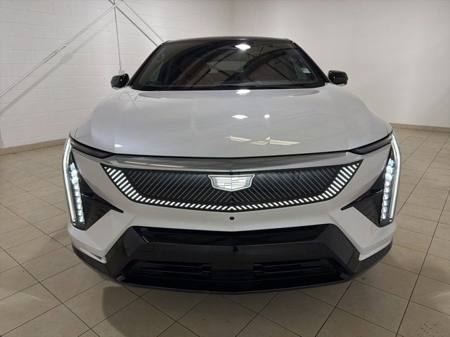 2025 Cadillac OPTIQ Luxury 2
