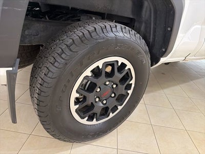 2024 Toyota Tacoma 4WD SR5