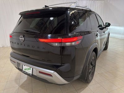 2022 Nissan Pathfinder SL