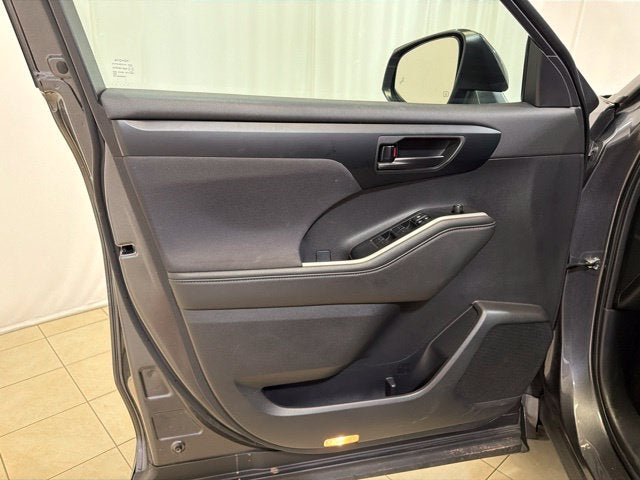 2025 Toyota Highlander LE