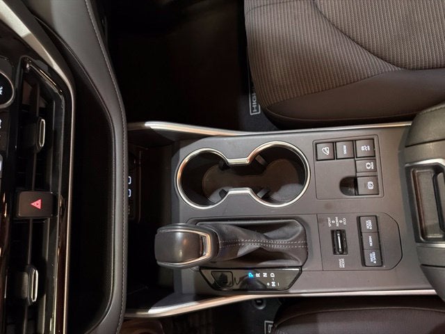 2025 Toyota Highlander LE