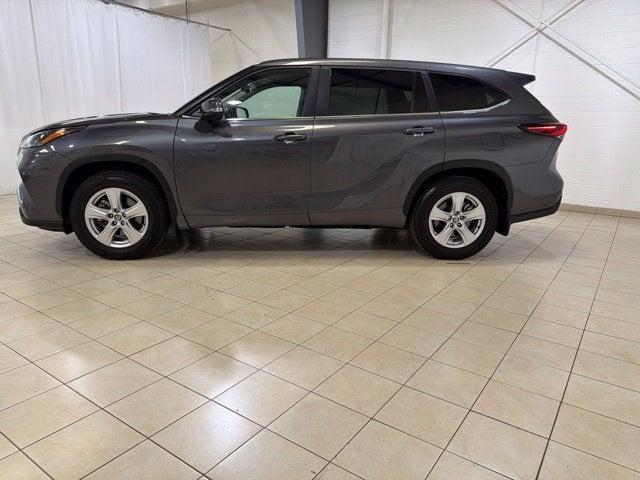 2025 Toyota Highlander LE