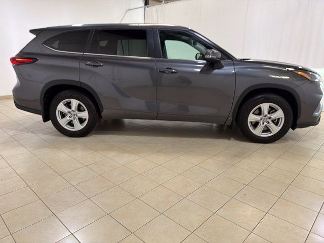 2025 Toyota Highlander LE