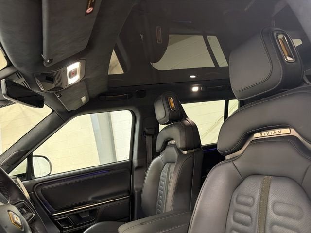 2023 RIVIAN R1S Adventure