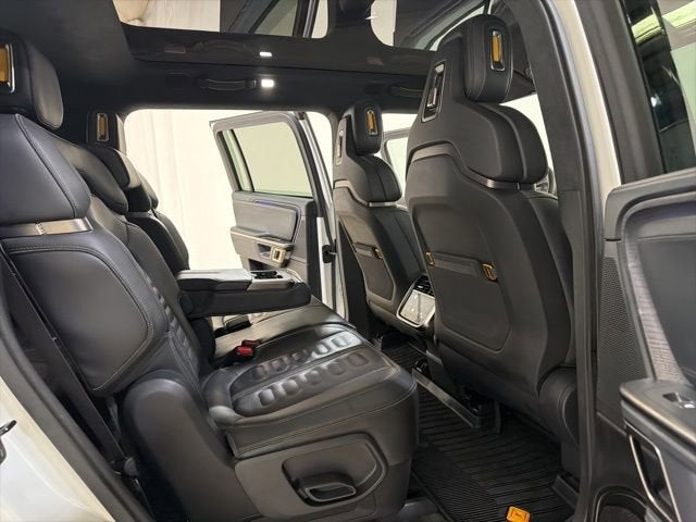 2023 RIVIAN R1S Adventure