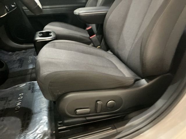 2024 Hyundai IONIQ 5 SE Standard Range