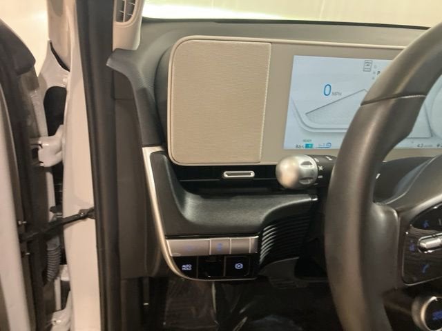 2024 Hyundai IONIQ 5 SE Standard Range