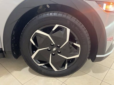 2024 Hyundai IONIQ 5 SE Standard Range