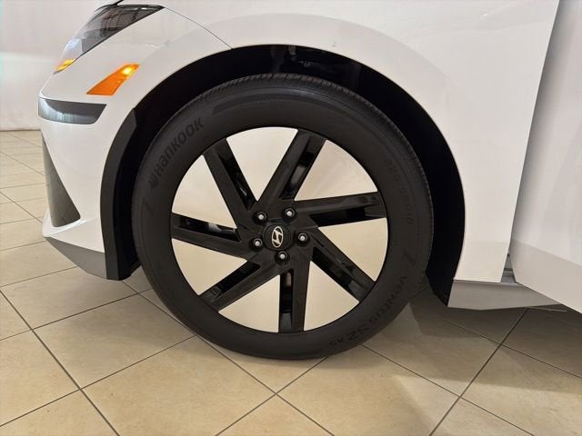 2025 Hyundai IONIQ 6 SE