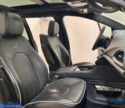 2023 Chrysler Pacifica Hybrid Limited