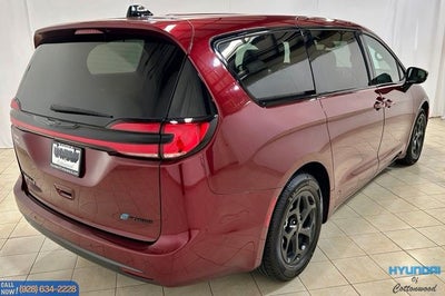2023 Chrysler Pacifica Hybrid Limited