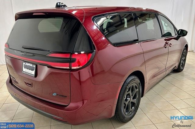 2023 Chrysler Pacifica Hybrid Limited