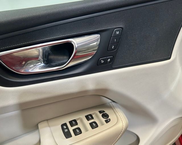 2018 Volvo XC60 Hybrid T8 Inscription