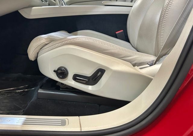 2018 Volvo XC60 Hybrid T8 Inscription