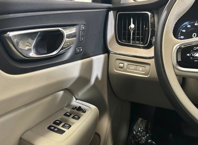 2018 Volvo XC60 Hybrid T8 Inscription