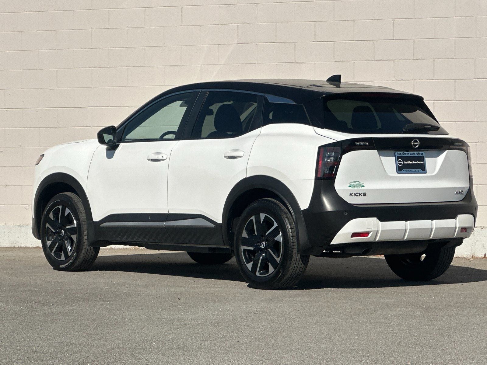 2025 Nissan Kicks SV