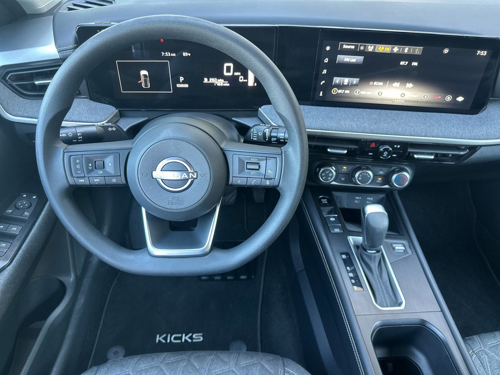 2025 Nissan Kicks SV