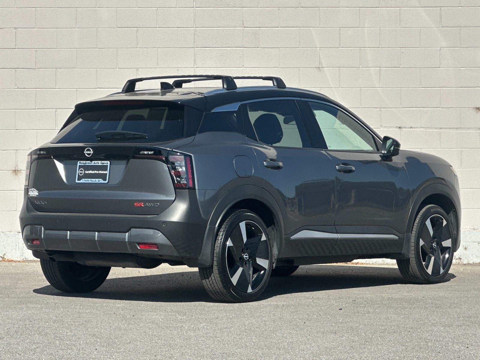 2025 Nissan Kicks SR