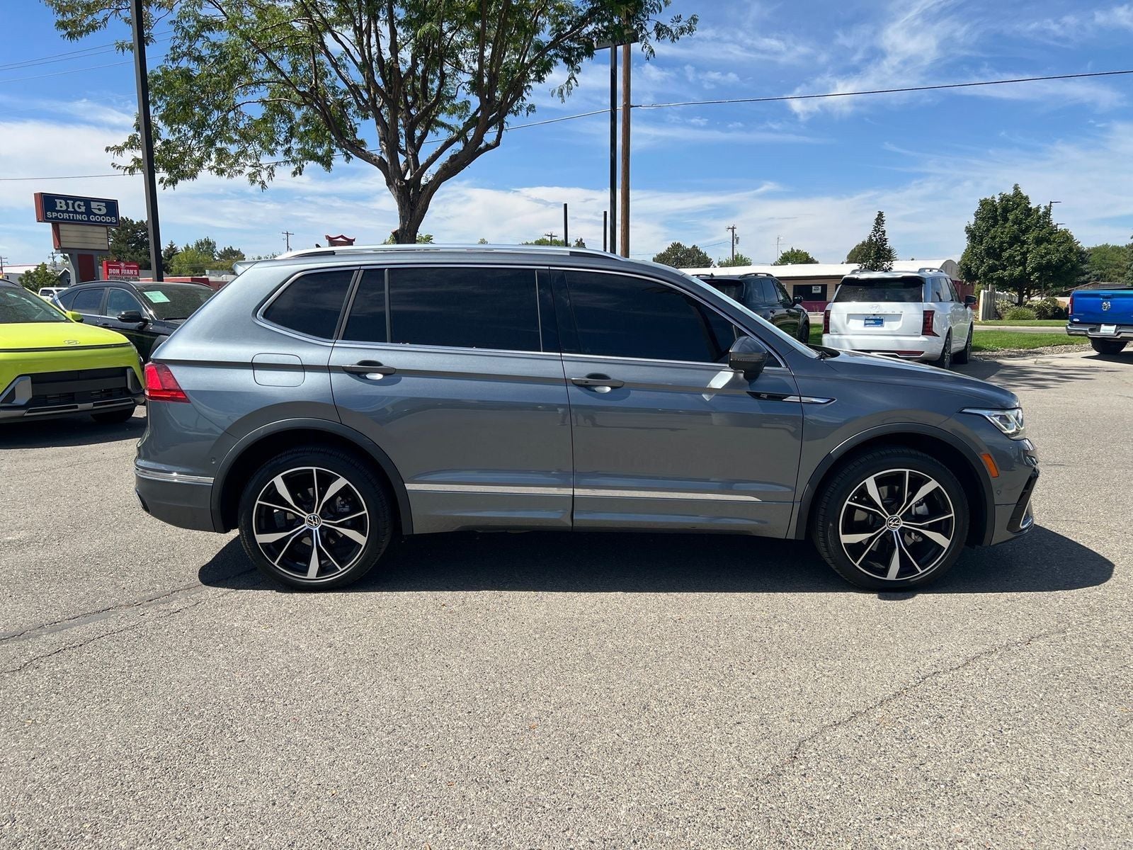 2022 Volkswagen Tiguan 2.0T SEL R-Line