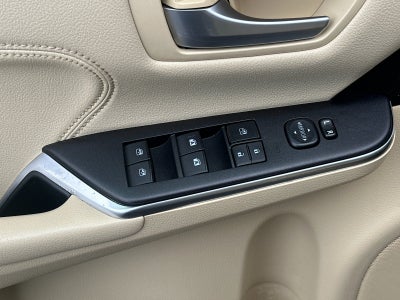 2016 Toyota Camry Hybrid XLE