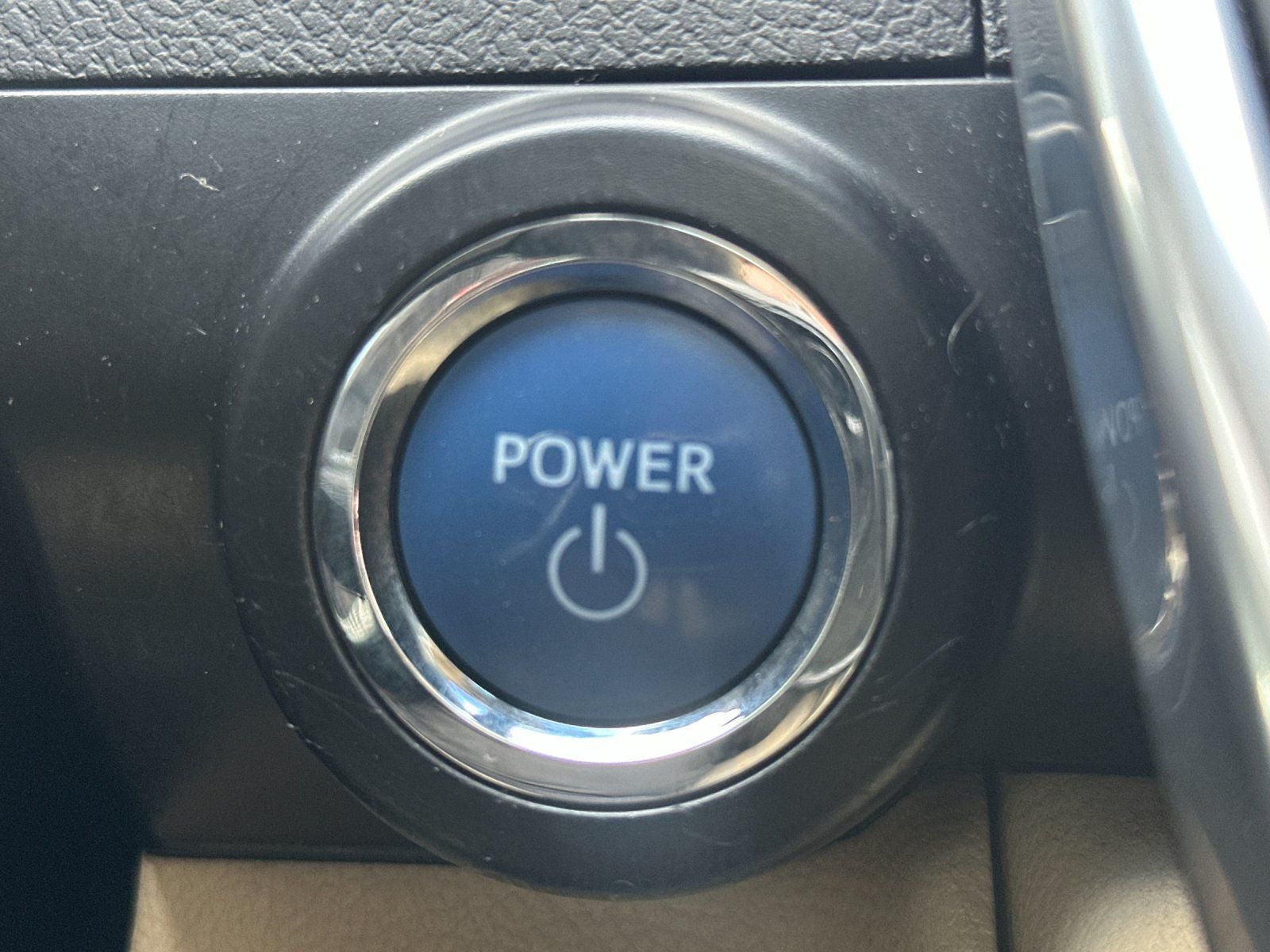 2016 Toyota Camry Hybrid XLE