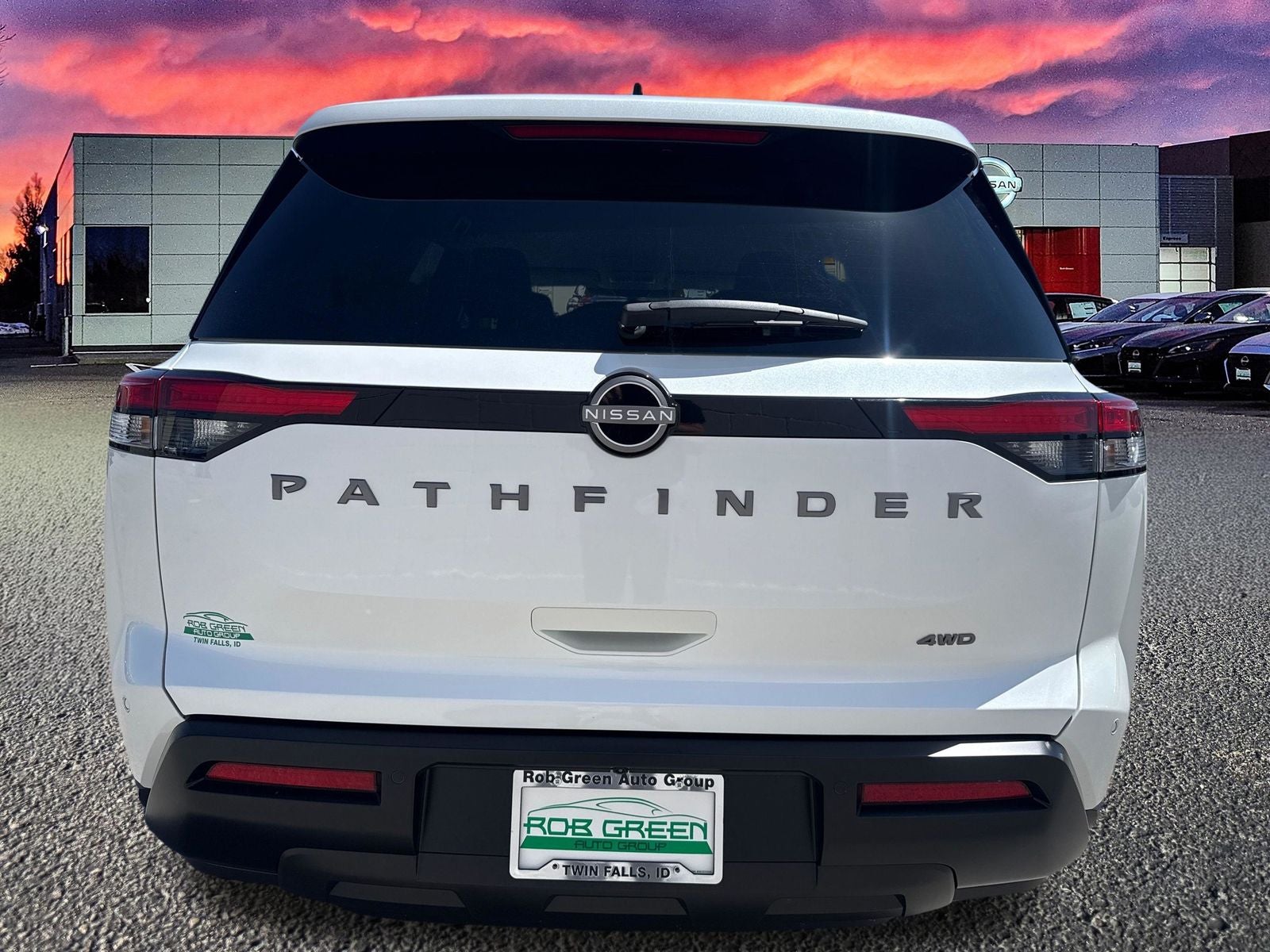 2026 Nissan Pathfinder SV