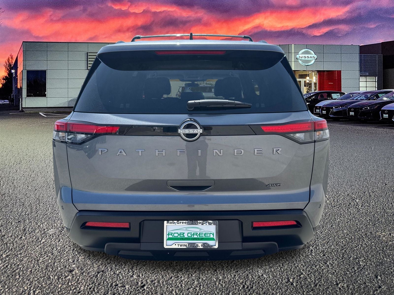 2026 Nissan Pathfinder SV