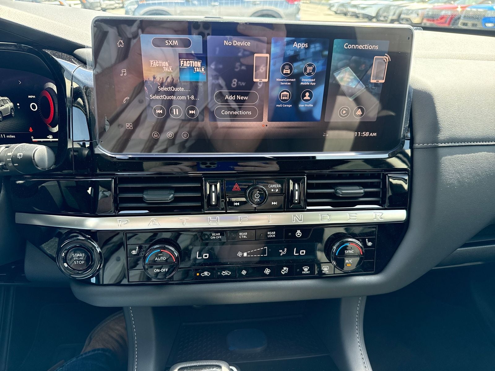 2026 Nissan Pathfinder SL