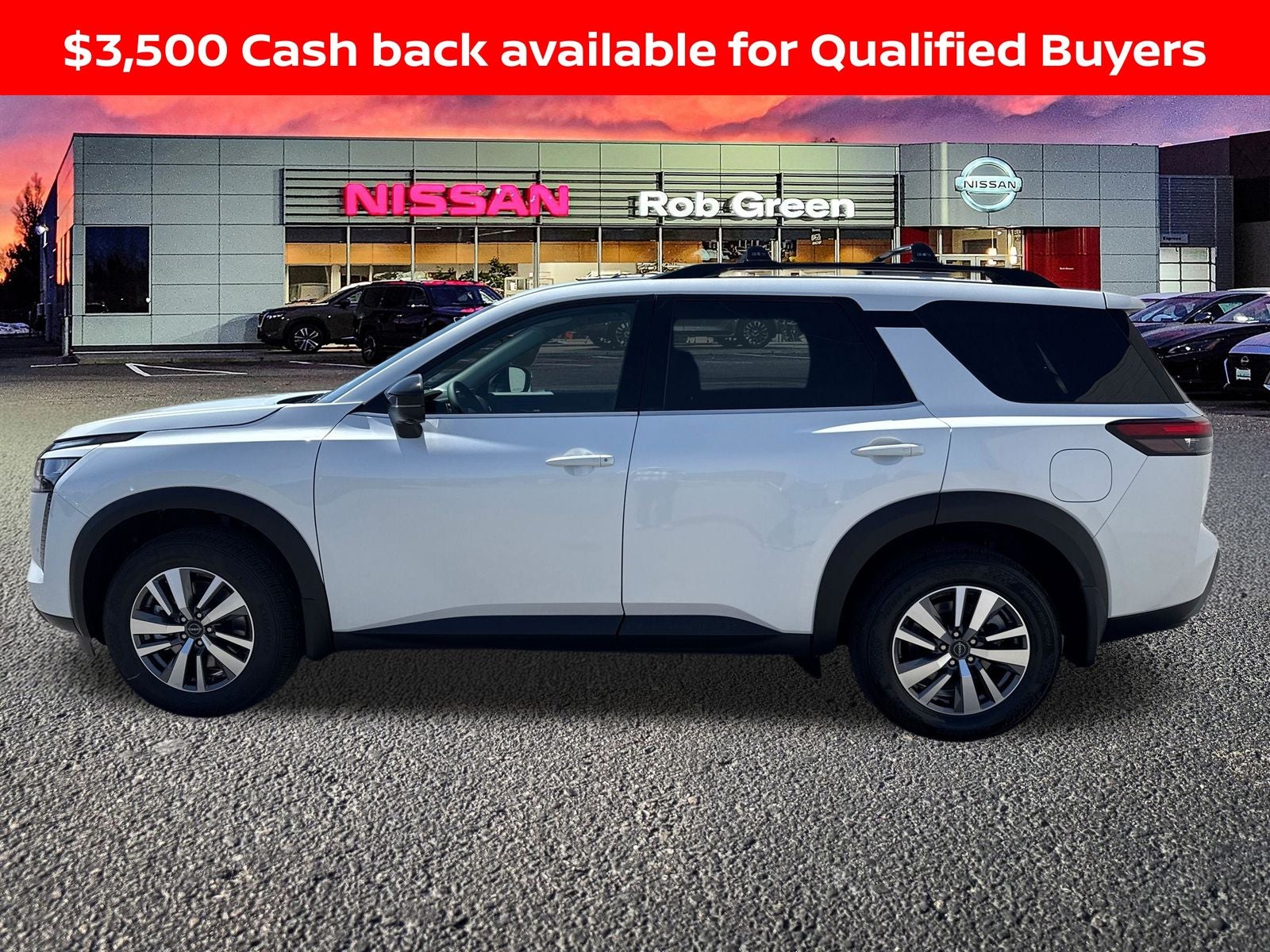 2026 Nissan Pathfinder SL