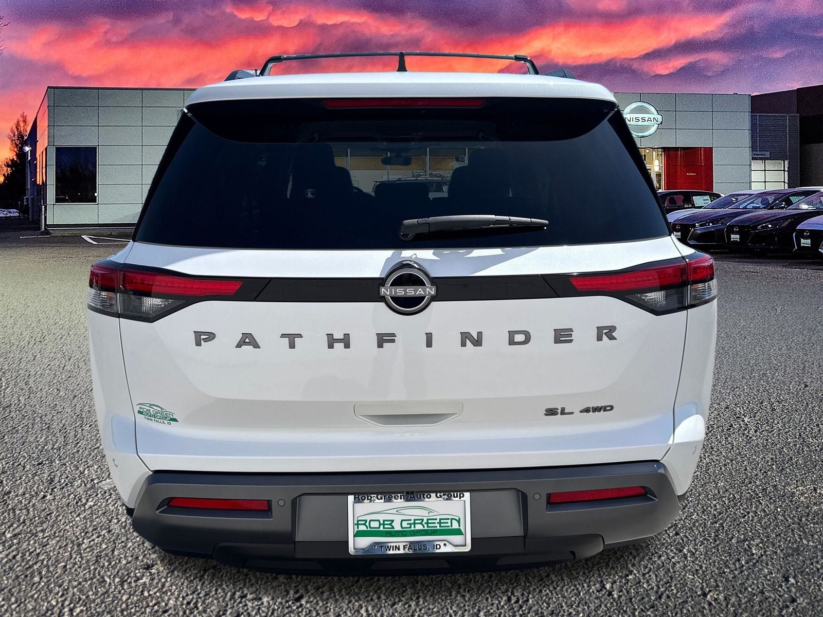2026 Nissan Pathfinder SL