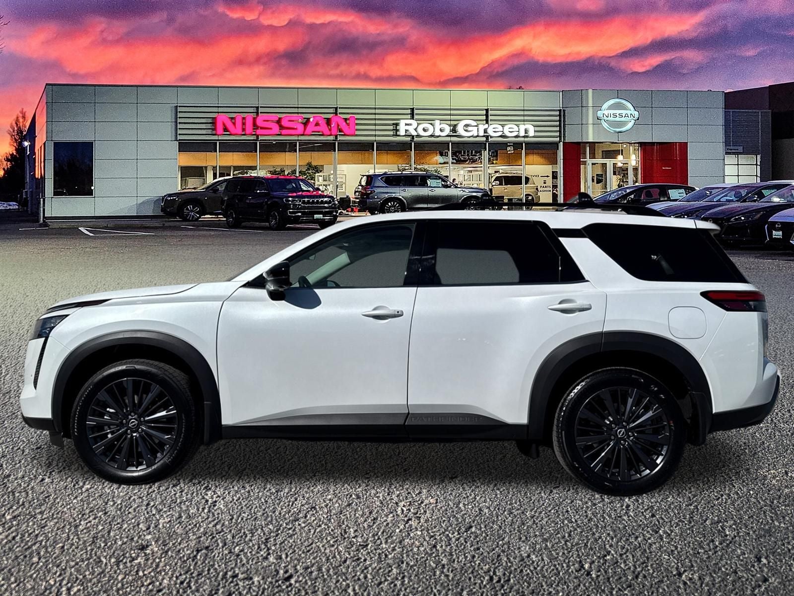 2026 Nissan Pathfinder SL